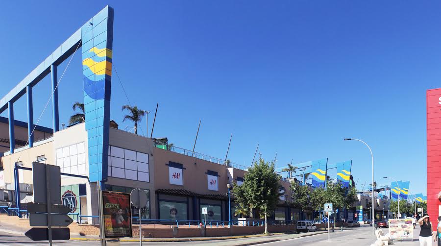 2 Shopping Centers: La Marina (Benidorm) and Llobregat (BCN)
