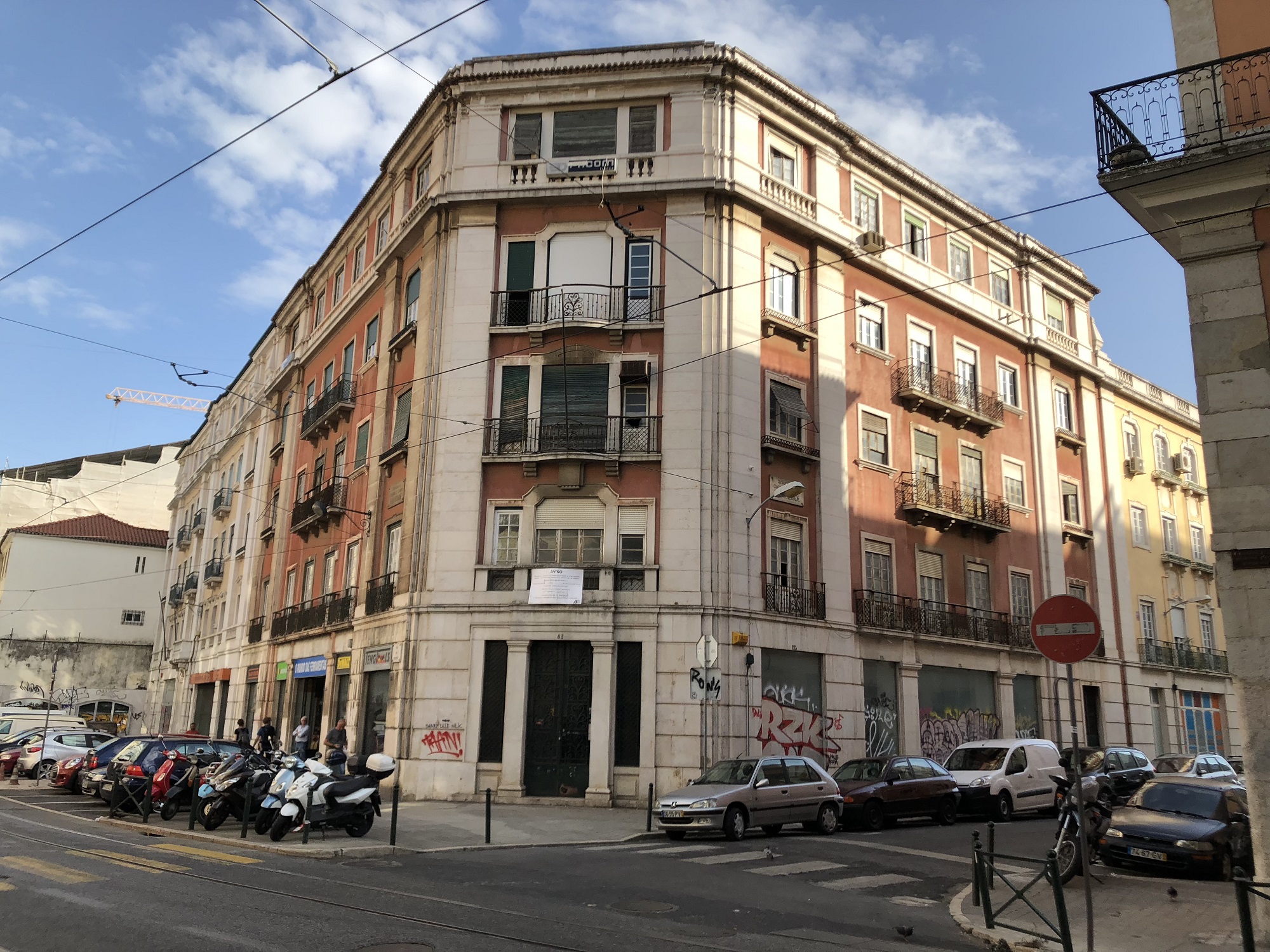 Building in Boavista (Lisbon)