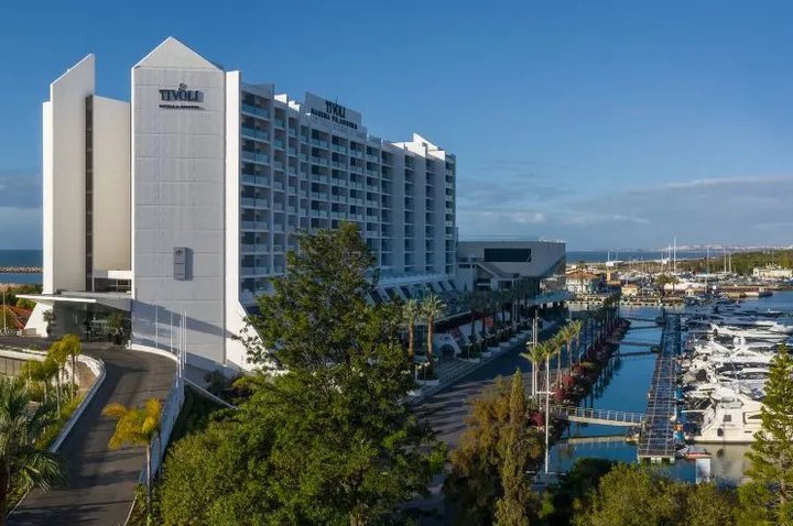 Azora purchased two hotels in Portugal for €148M