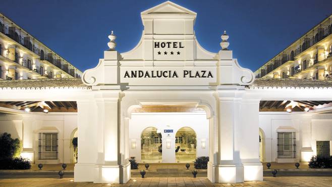 H10 Andalucía Plaza hotel acquisition