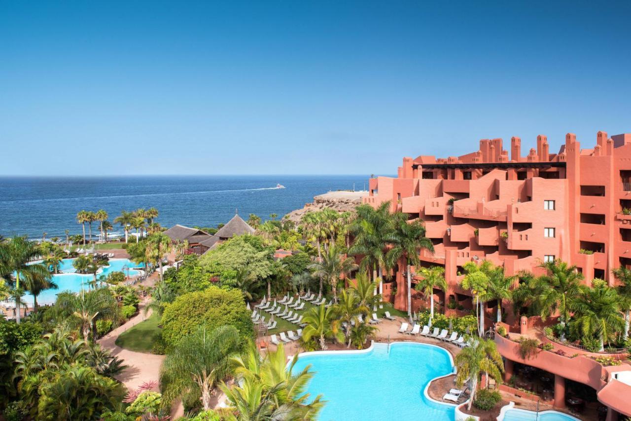 Santander and Signal acquire Hotel Sheraton La Caleta