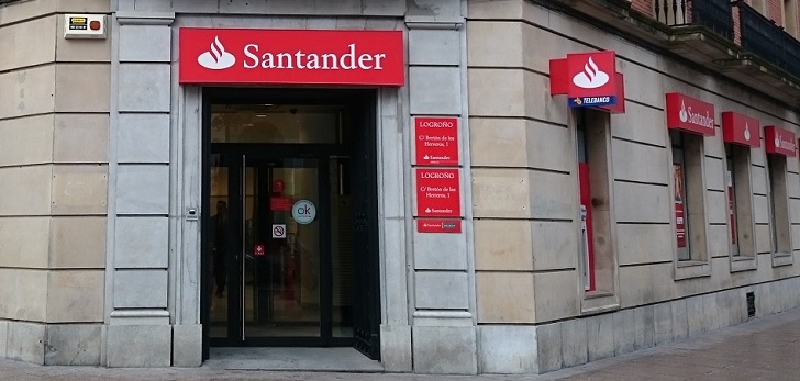 Santander buys back a portfolio of 380 branches from Axa for €300M