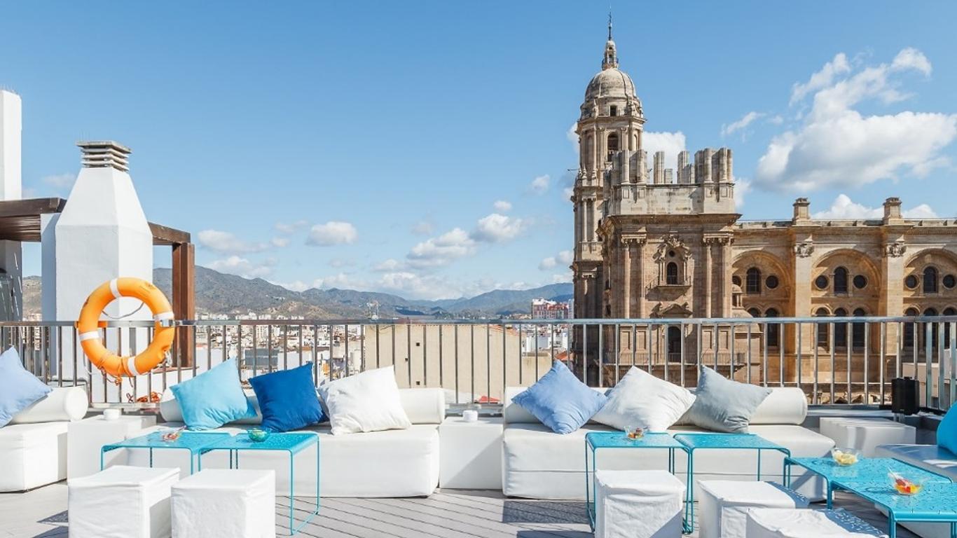 Meridia V buys two premium hotels in Barcelona and Malaga