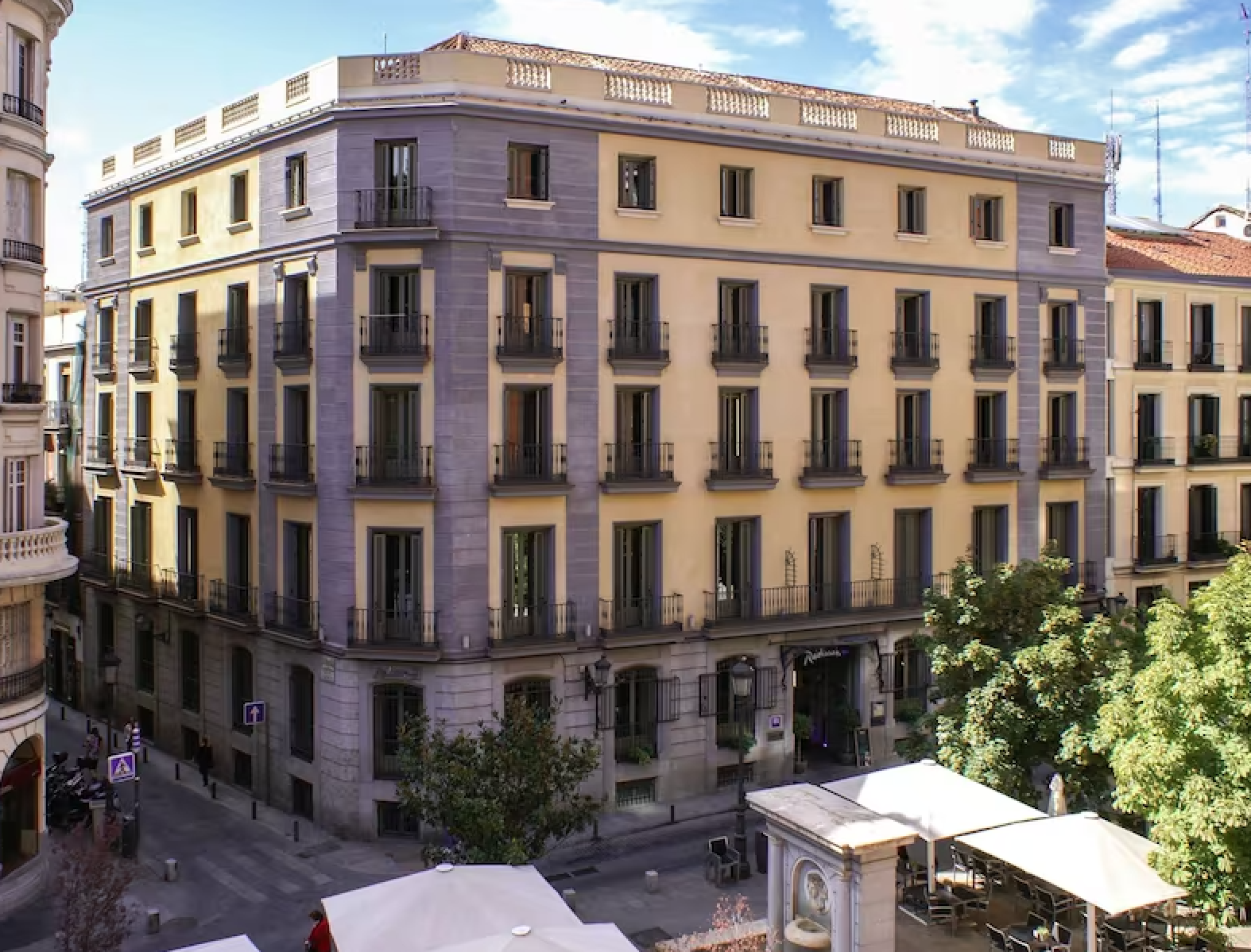 Monthisa sells Radisson Blu Hotel in Madrid for €26M