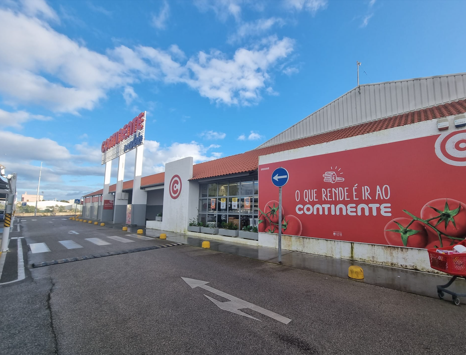 Savills IM buys 4 supermarkets in Portugal for €39M