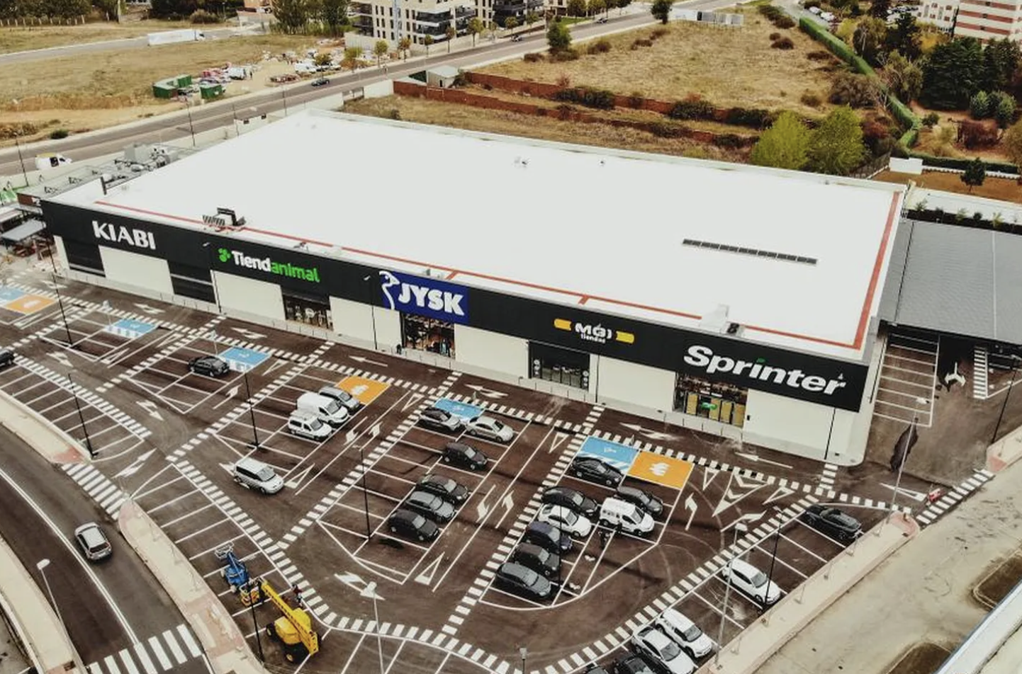 Mazabi sells two commercial assets in Tenerife and Salamanca