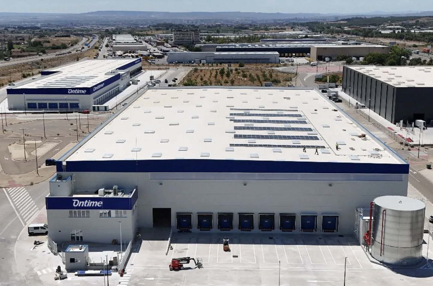 AQUILA CAPITAL ACQUIRES TWO LOGISTICS FACILITIES IN ZARAGOZA
