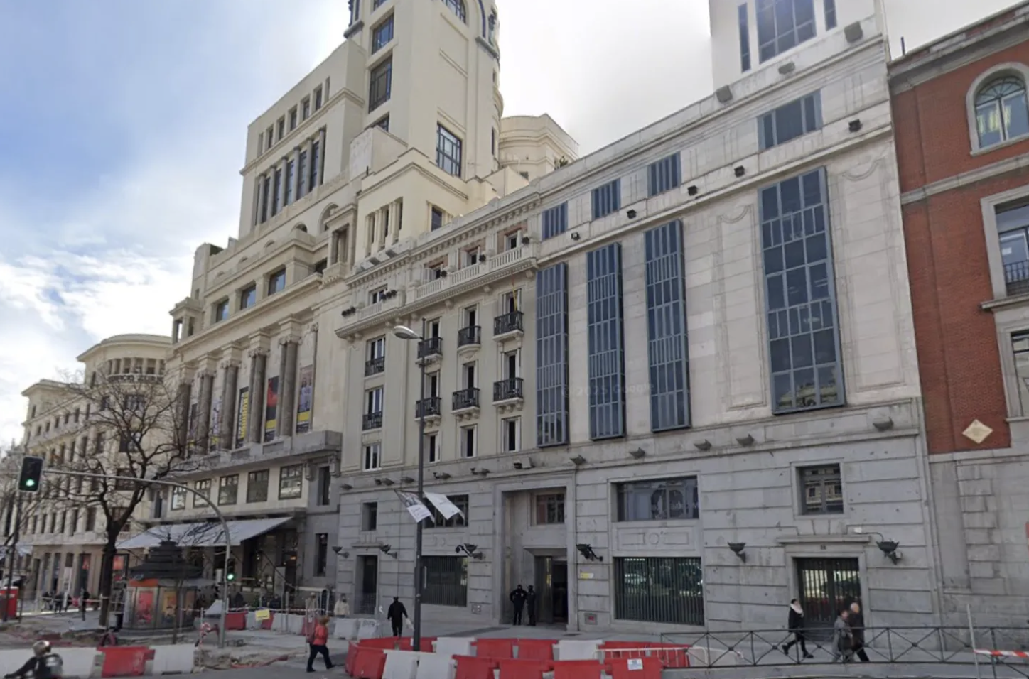 ARDIAN AND LAMAR BUY OFFICE BUILDING TO DEVELOP LUXURY FLATS