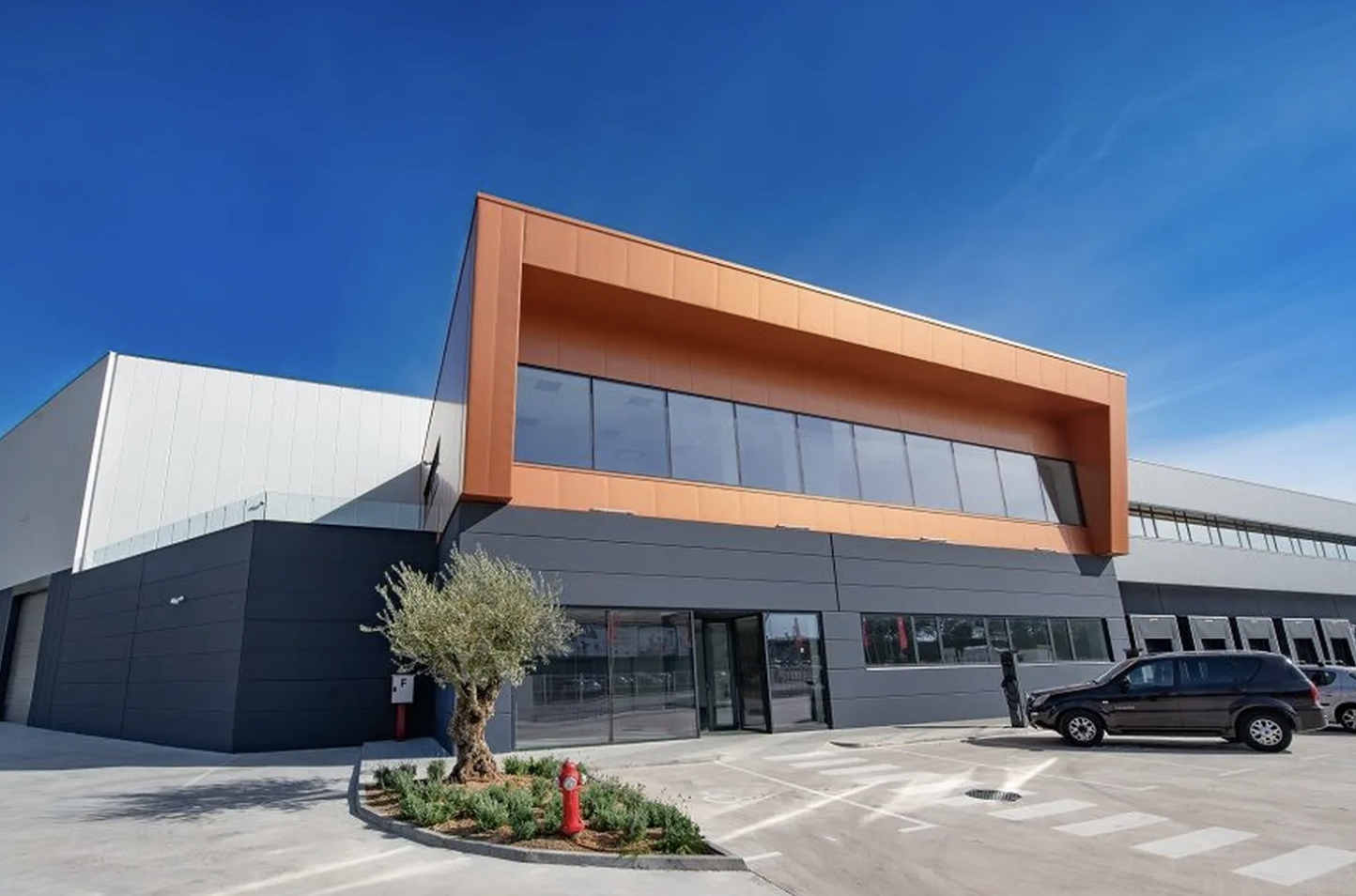 NUVEEN BUYS TWO LOGISTICS ASSETS IN BARCELONA FOR €50M