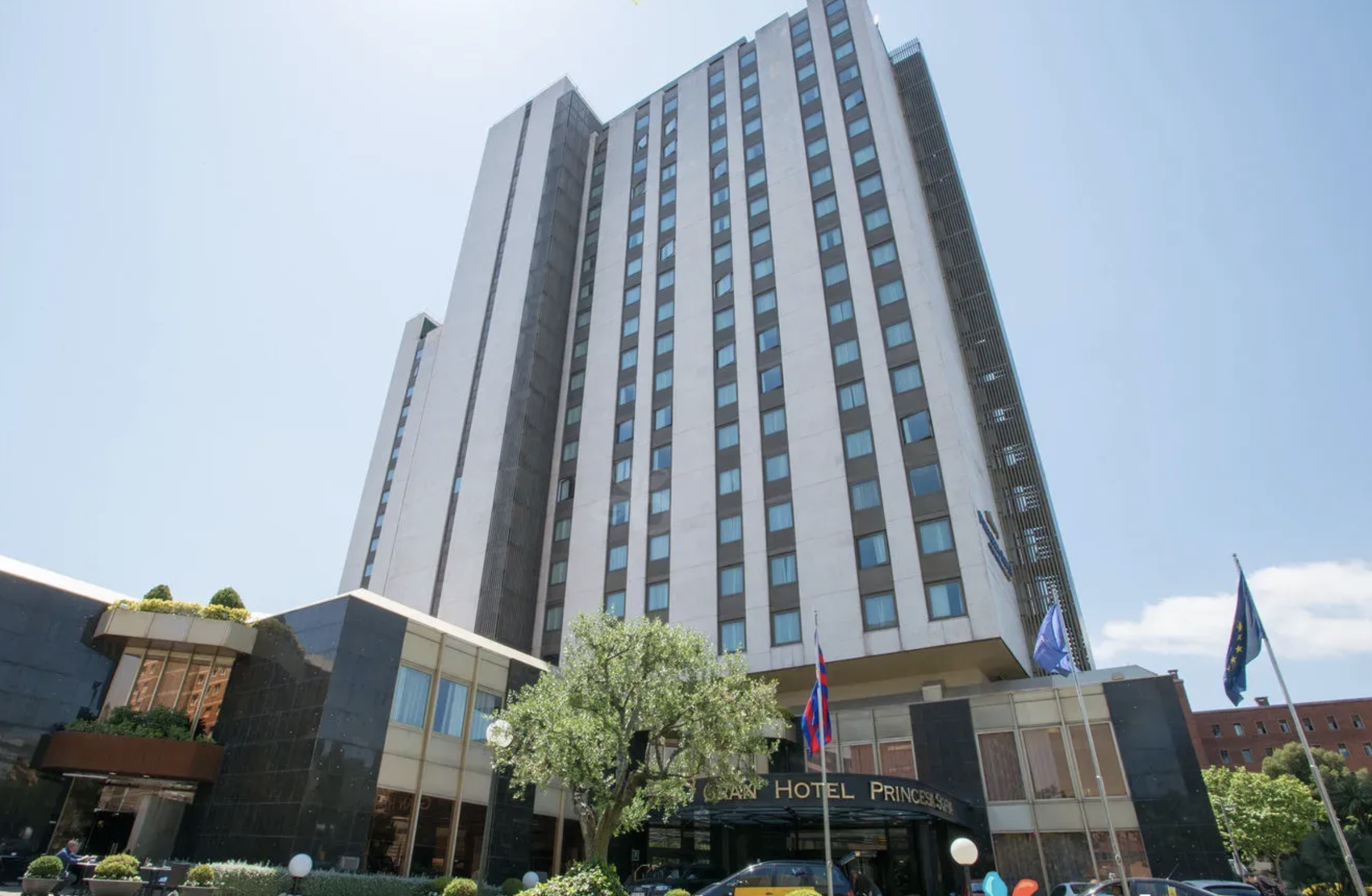 RIU HOTELS ACQUIRES THE GRAND HYATT BARCELONA FOR OVER €300M