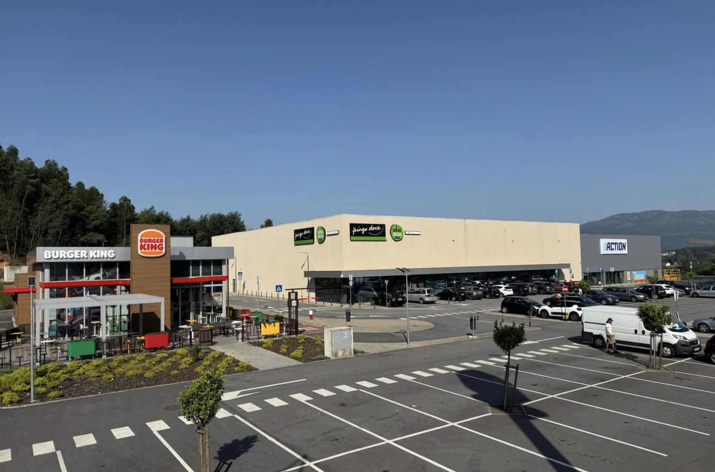 SQUARE AM BUYS PONTE DE LIMA RETAIL PARK FROM BOGARIS