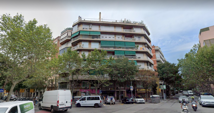 Home capital rents purchase residential building in Barcelona's Eixample