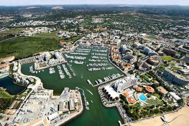 Lone Star sold Vilamoura to Arrow Capital and a group of investors