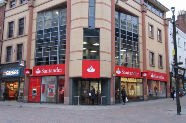 Santander prepares sale of 1.5 billion euro portfolio