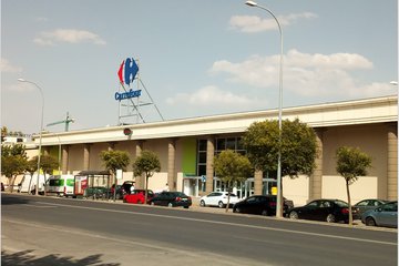 El Parque shopping center sold for €17M