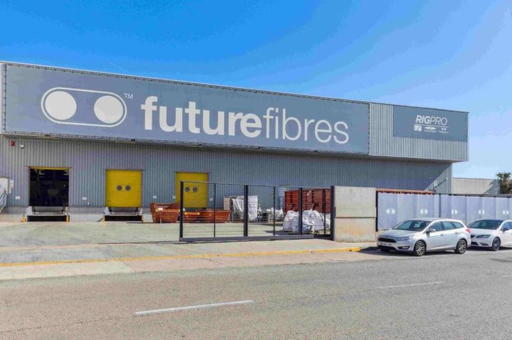 Arrow signs a logistics lease in Valencia with Future Fibres