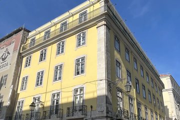 Institutional owner sells 2 buildings in downtown Lisbon