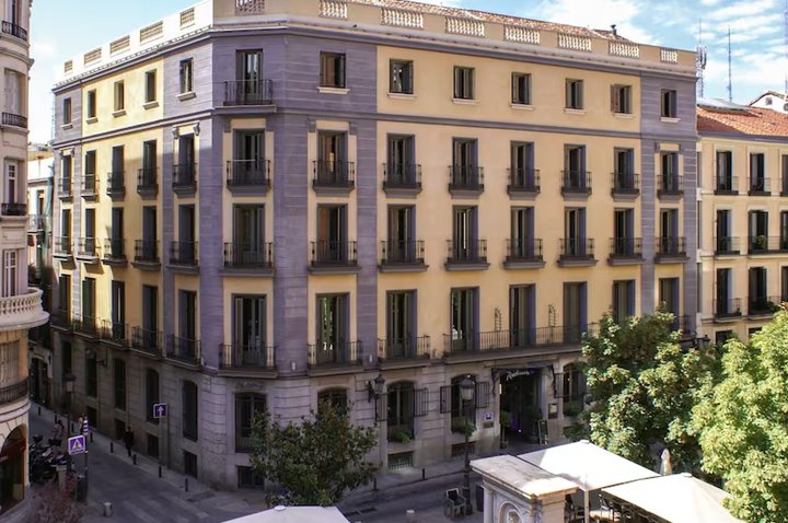 Monthisa sells Radisson Blu Hotel in Madrid for €26M