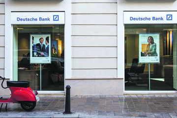 Banco Santander repurchase 14 branches from Deutsche Bank for €30M