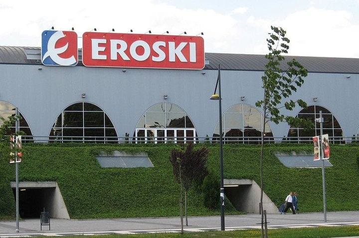 NAEV acquires two new supermarkets, currently leased to Eroski