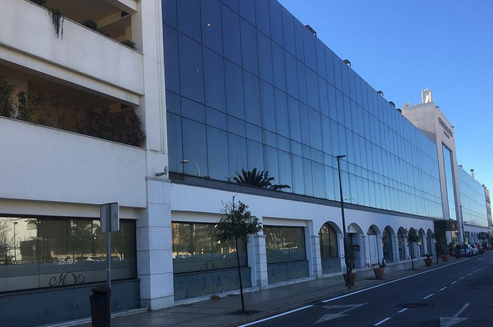 Escrapalia auctions 10 commercial premises in the Hotel Guadalpín Marbella