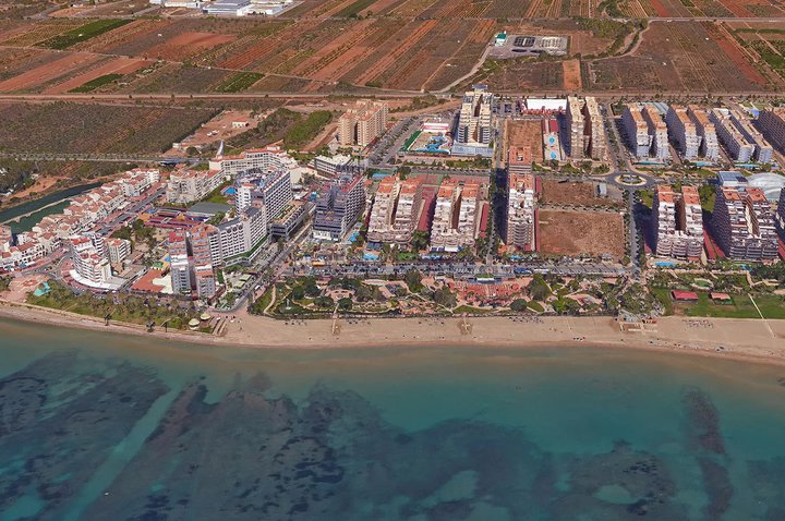 Grupo Fuertes and Magic Costa Blanca close the purchase of Marina D'Or