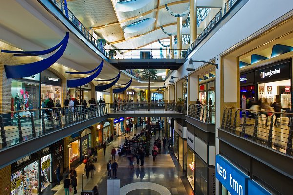 SHOPPING CENTERS RECEIVE €3,500M SINCE 2003