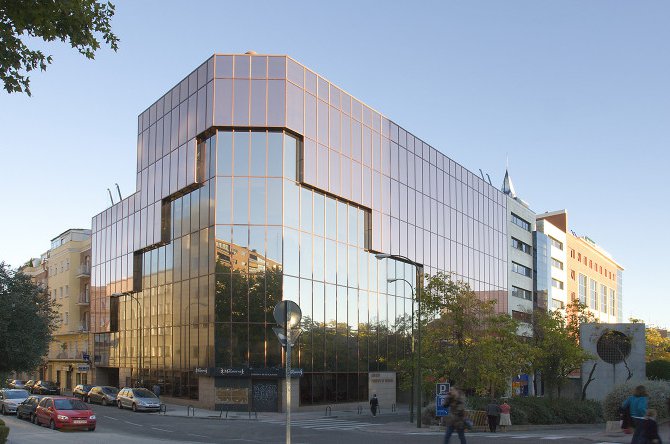 José Lladó buys Uría Menéndez future head office in Madrid from Hispania
