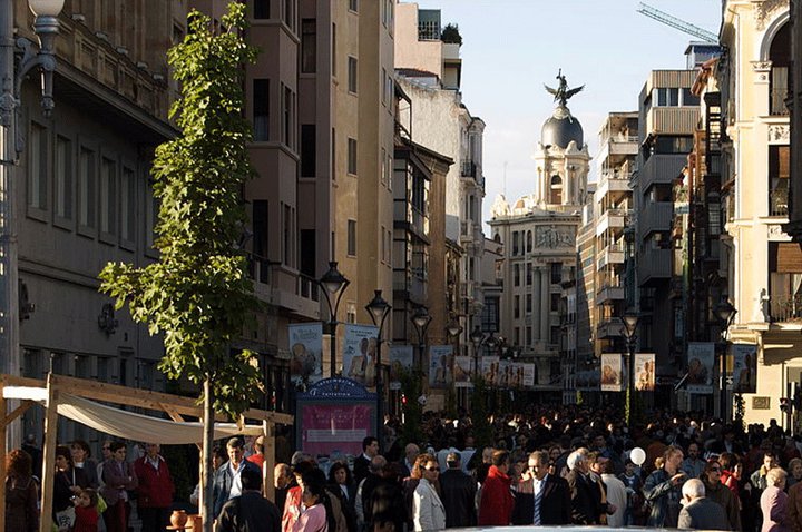 Catella advises the sale of three shops in Valladolid