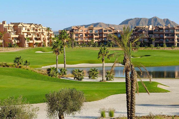 Century 21 puts 2 resorts for sale in Murcia