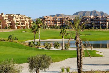 Century 21 puts 2 resorts for sale in Murcia