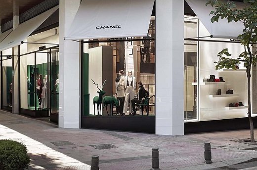 The Revilla family buys the Chanel store on Madrid's golden mile