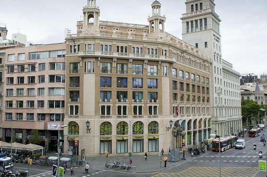 Bankia wants 28 million for its building in Plaza Cataluña (Barcelona)