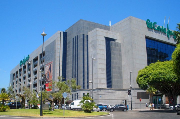 El Corte Inglés rents its Marbella center for offices