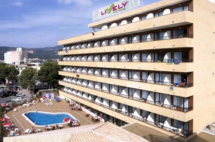 HG buys the Lively Magaluf hotel in Mallorca