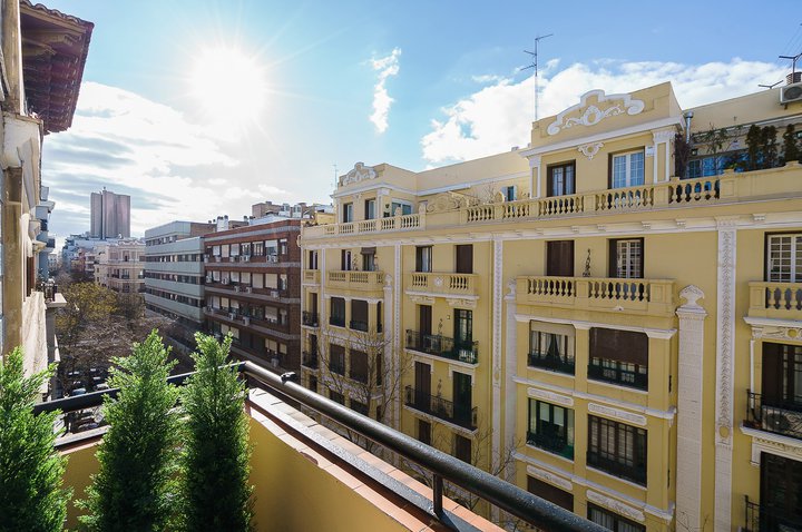 Home Capital buys a residential building for rent in Madrid