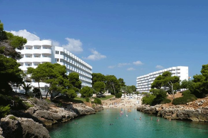 Hispania signs acquisition of seven hotels of Alua for €165M 