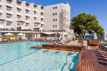 Stoneweg and Bain purchase the Don Carlos Hotel in Ibiza for €50M