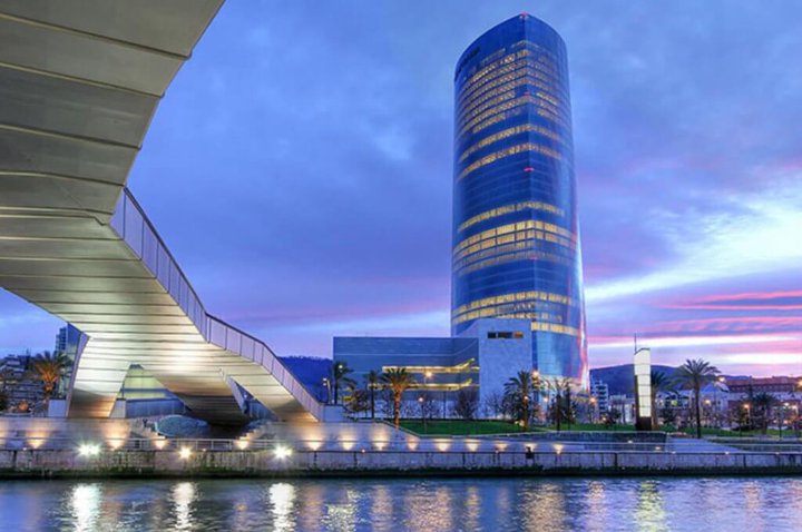 Kutxabank placed its share of Bilbao’s Torre Iberdrola on sale