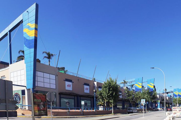 Marathon purchase 2 shopping centers in Spain to Pradera