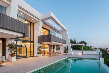 Mazabi and Lainer sold 6 luxury villas in Malaga