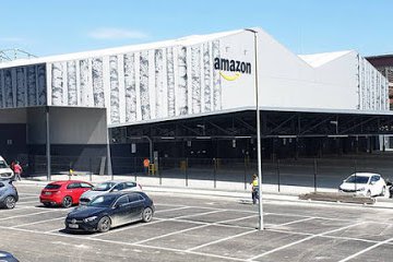 Nuveen buys Amazon’s logistic warehouse