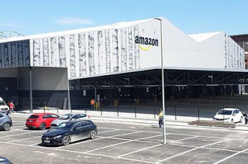 Nuveen buys Amazon’s logistic warehouse