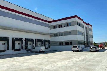Improving sells two warehouses in Valencia to P3 Logistic Parks