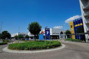 PRADERA BUYS 25 PRIME RETAIL PARKS IN EUROPE