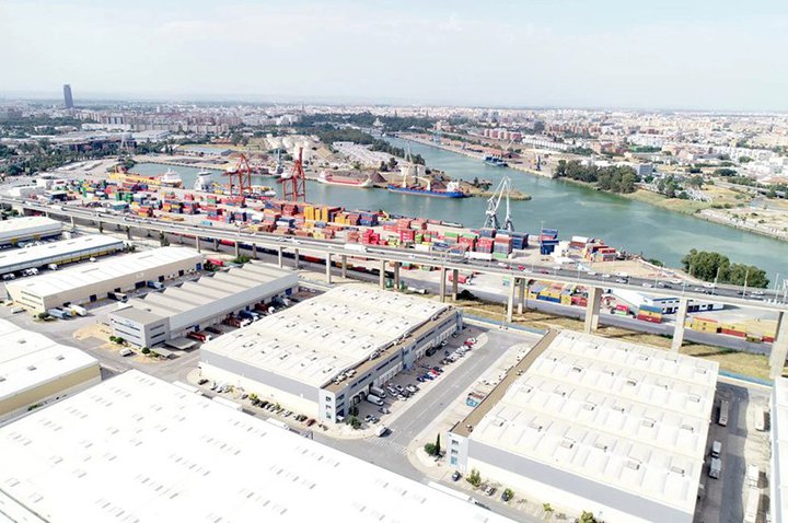 The Port of Seville promotes the agreement between the compensation board and ADIF