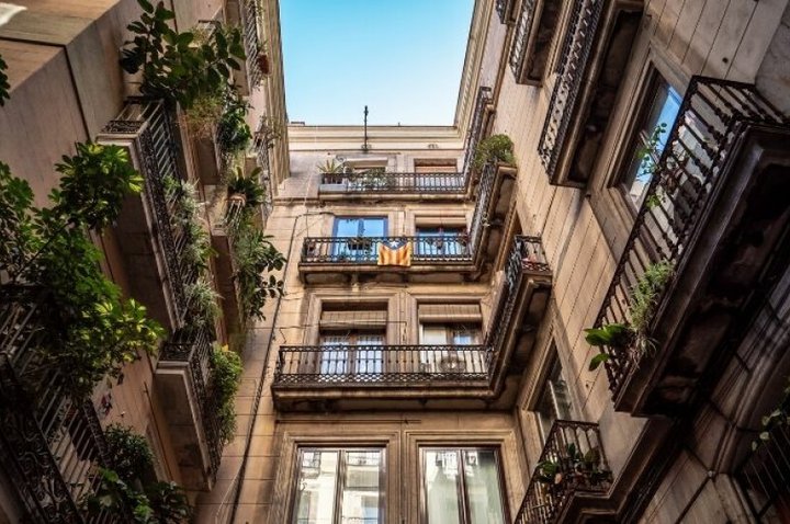 Solvia sells six residential buildings in Catalonia
