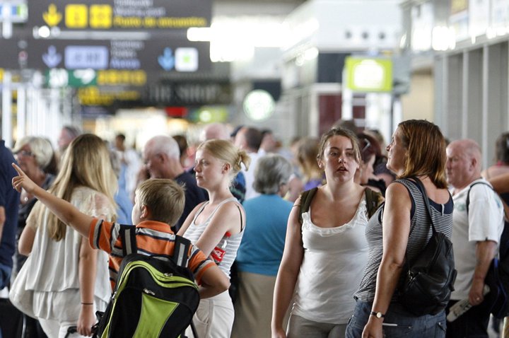 Spain welcomed 20 million international tourists up to April 